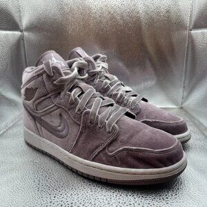Size 9.5 Air Jordan 1 Mid SE Womens Purple Velvet Athletic Sneaker DQ8397-500